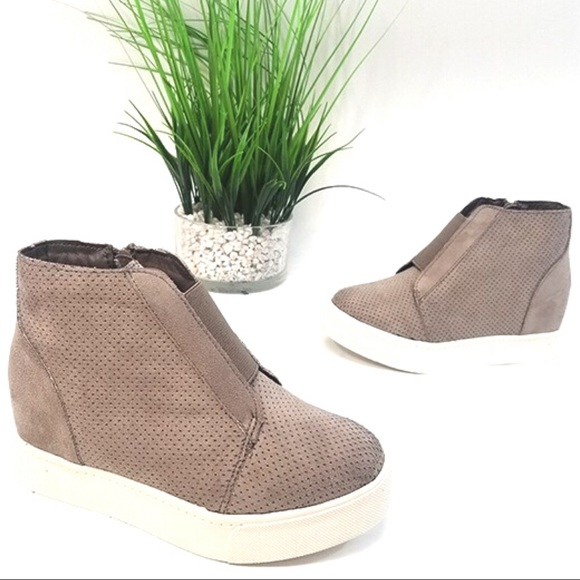 ✨LAST PAIR✨Taupe Wedge Sneakers - Picture 2 of 2